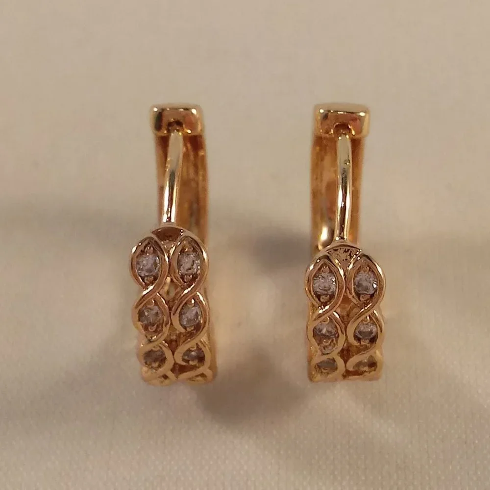 18K Yellow Gold Filled Swirl Infinity White Diamond Zircon Hoop Huggie Earrings